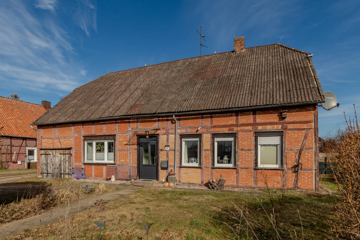 Fachwerkhaus mit Werkstatt und Garage nahe der Kreisstadt, 29497 Woltersdorf