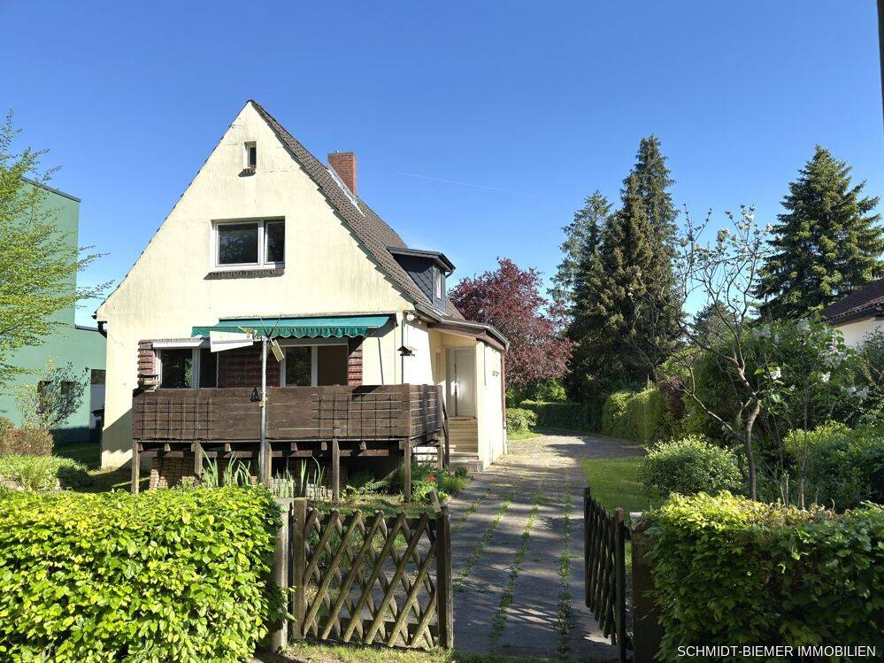 Kernsanierung oder neu bauen- Traumhaftes Grundstück mit Altbestand in gefragter Lage von Hamburg, 22159 Hamburg (Wandsbek Bramfeld Farmsen-Berne Sasel Tonndorf)