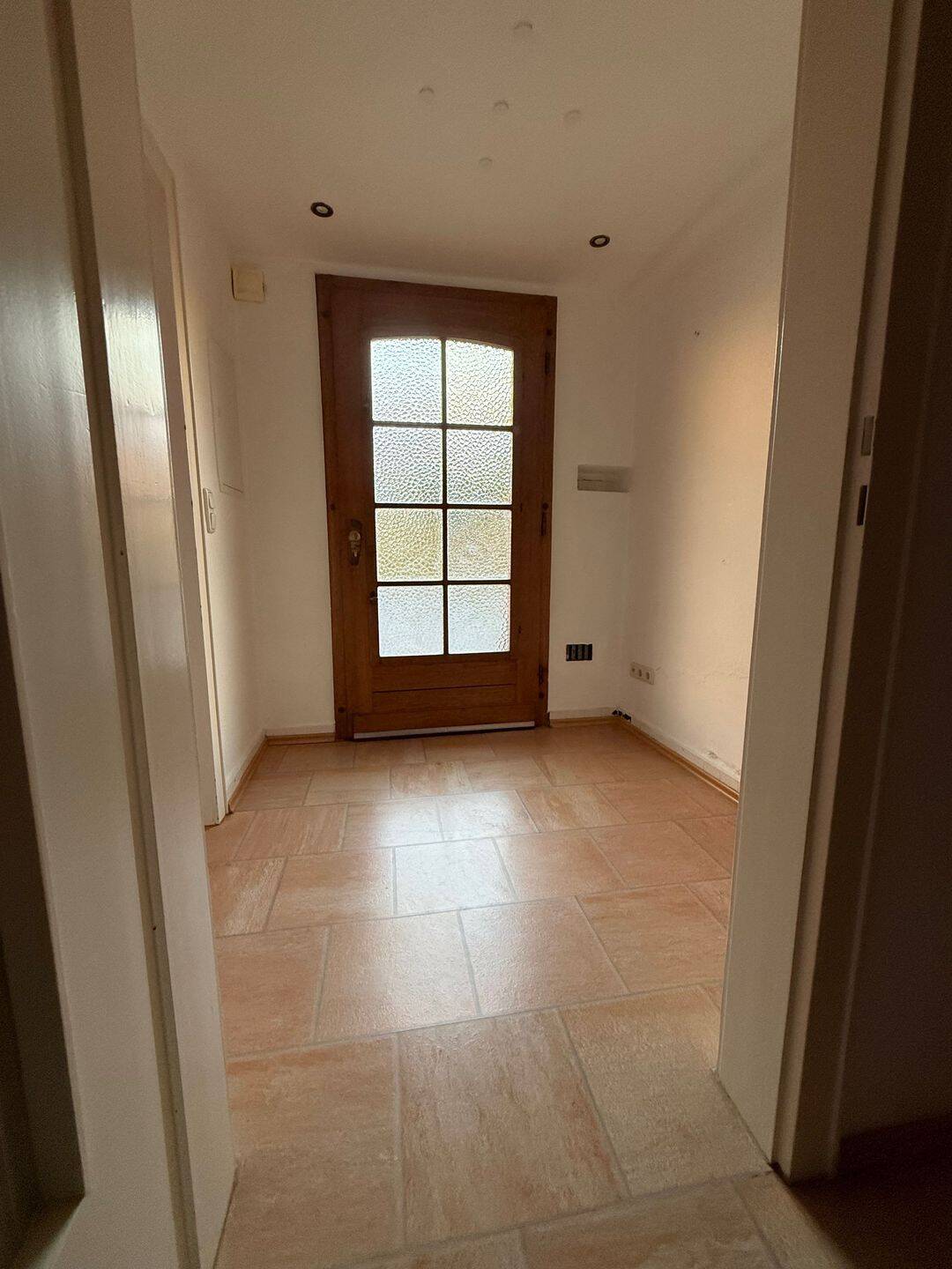 Parterrewohnung mit separaten Eingang und Einbauküche, 42657 Solingen (Höhscheid Solingen-Mitte)