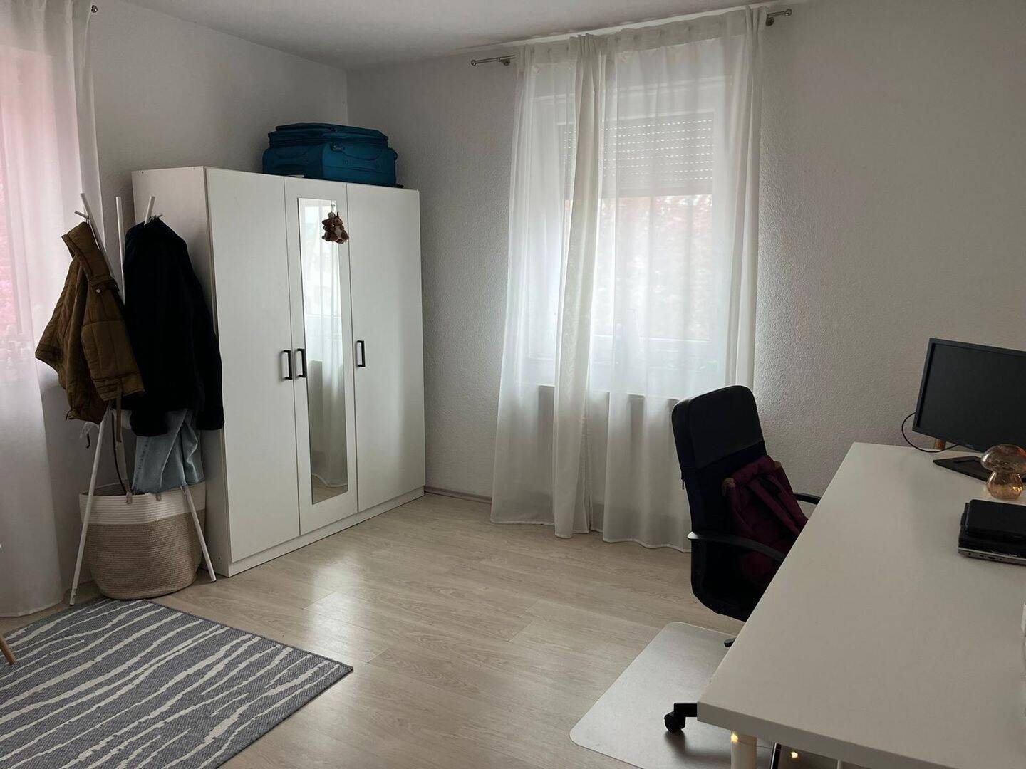 Helles, großes WG Zimmer in 4er-Frauen Studented WG mit großer Küche, 74080 Heilbronn (Böckingen)