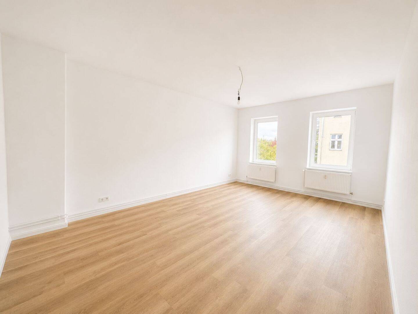 Helle 3-Zimmer-Wohnung mit Einbauküche in Berlin-Freienwalder Straße, 13359 Berlin (Mitte)