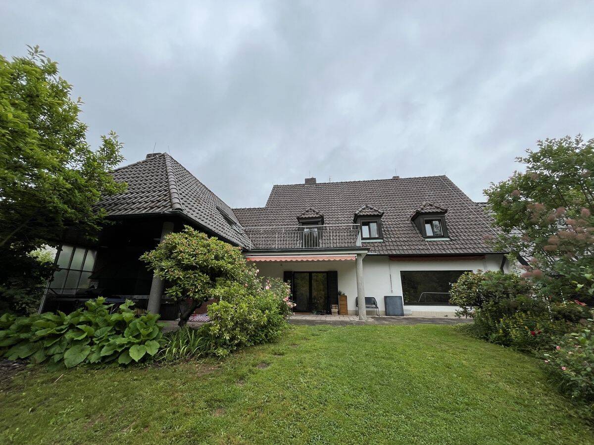 Einfamilienhaus mit Doppelgarage zu vermieten – Single-family house with double garage for rent!, 92637 Weiden i.d. OPf. (Weiden)