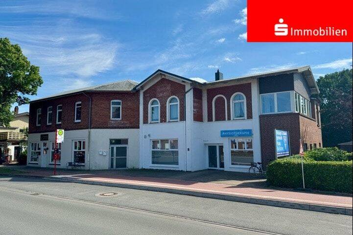 Wohn-und Geschäftshaus mit 7 Garagen und Halle – Interessantes Anlageobjekt, 24616 Brokstedt