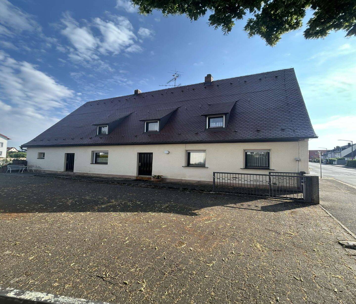 1-2 Familienhaus mit großen teilbaren Grundstück, 90427 Nürnberg