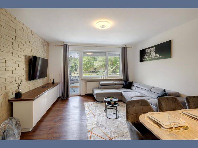 Möbliert: Balkonwohnung mit Blick in den Gemeinschaftsgarten, 81475 München (Thalk. Obersendl.-Forsten-Fürstenr.-Solln)