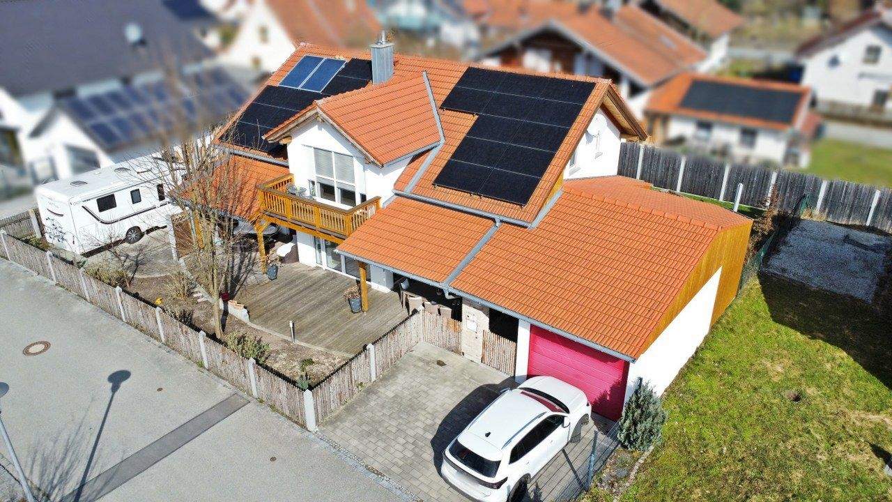 PROVISIONSFREI! Neuwertiges Einfamilienhaus mit Einliegerwohnung und TOP-Energiestandard (A) in guter Lage, 83536 Gars a. Inn