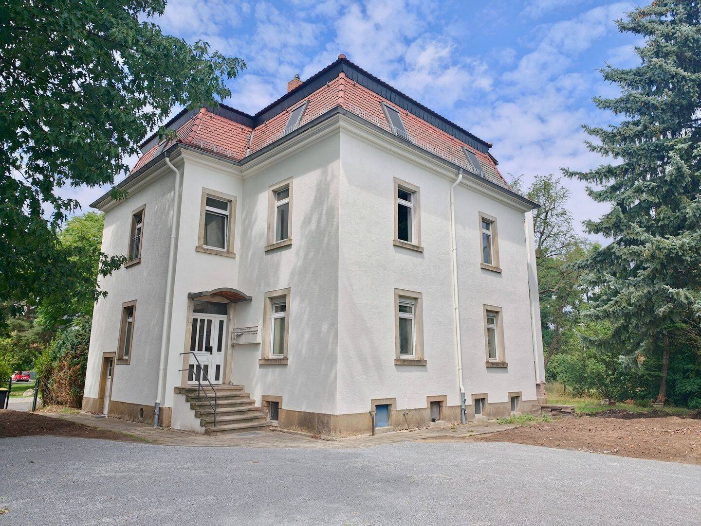 Erstbezug nach Sanierung – Stilvolle Altbauwohnung mit Wintergarten & Stellplatz, 1279 Dresden (Blasewitz Laubegast Leuben Seidnitz/Dobritz Tolkewitz/Seidnitz-Nord)