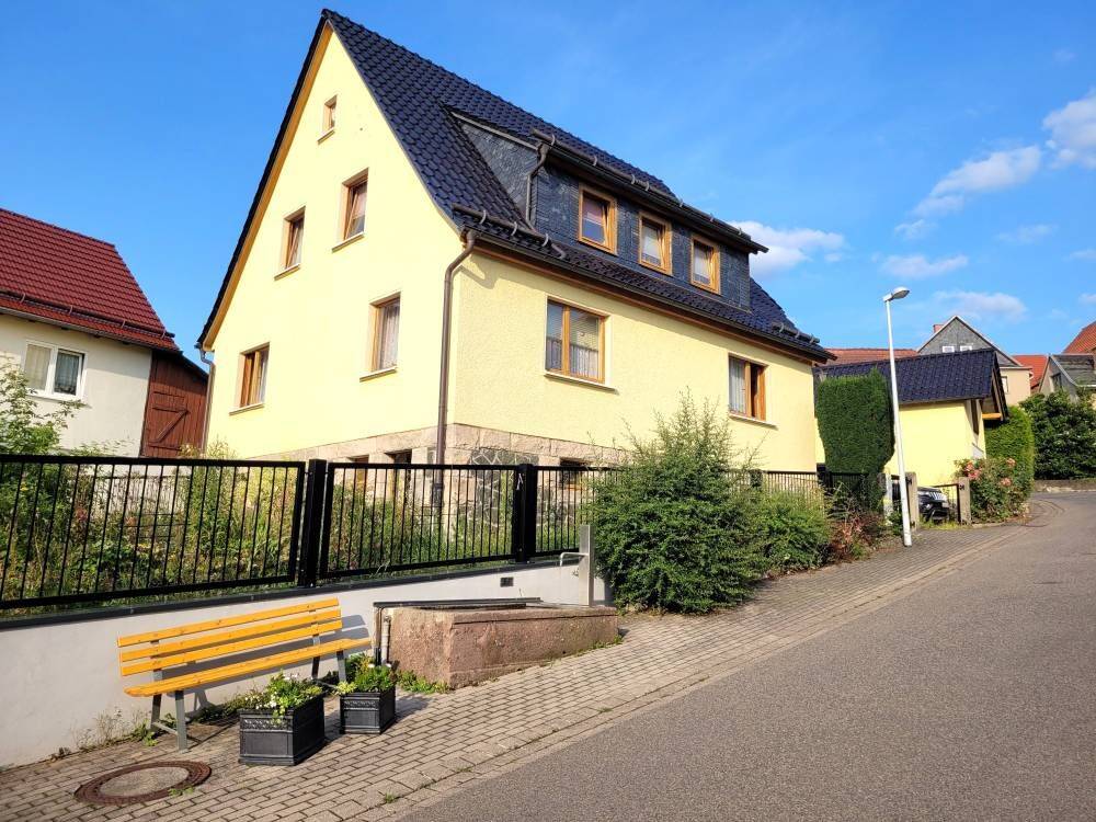 Gut erhaltenes Einfamilienhaus mit Garten in ruhiger Umgebung, ideal für Familien, 98593 Floh-Seligenthal