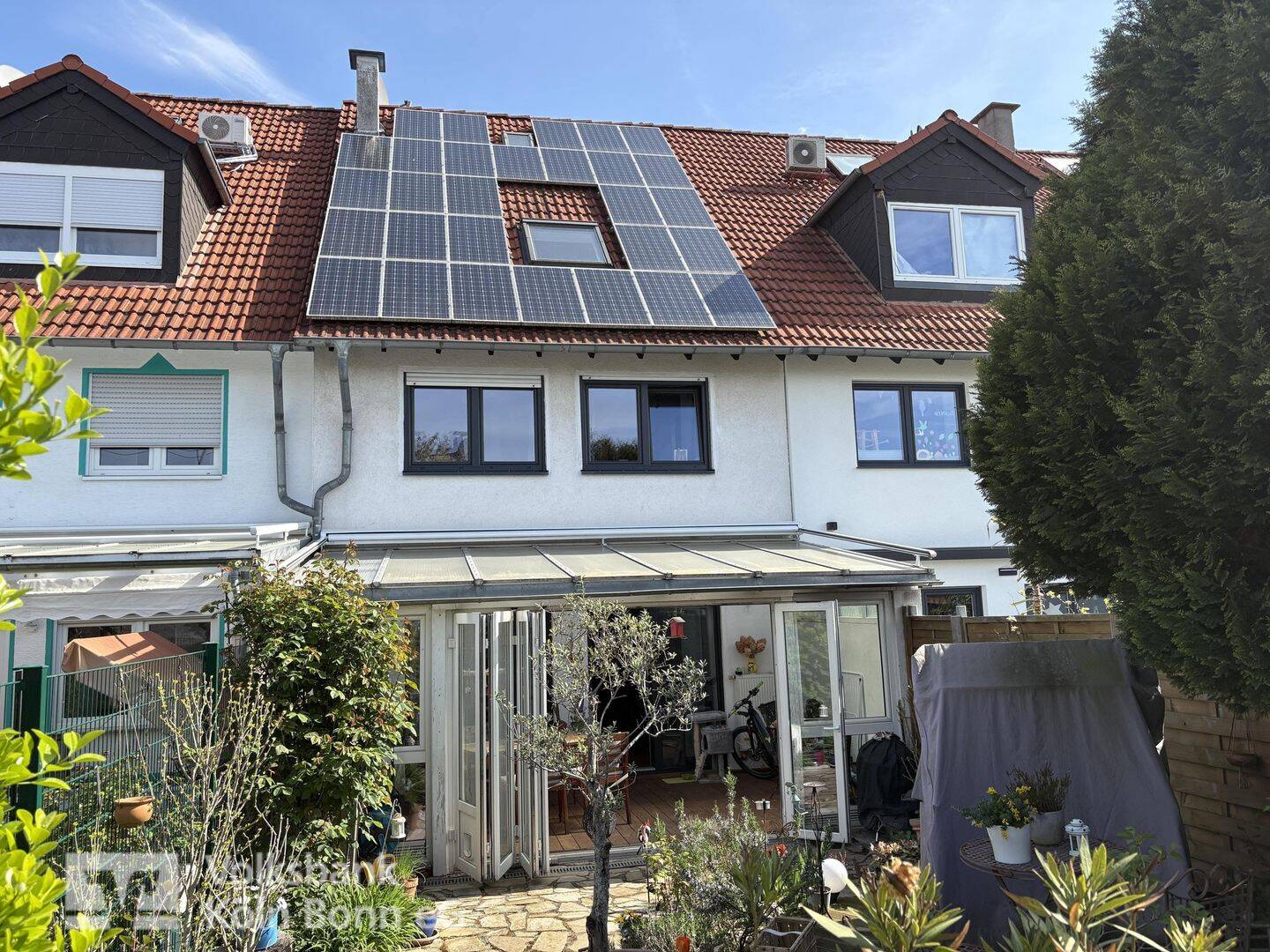 Einfamilienhaus mit viel Platz, Stellplatz vor der Haustüre und Garten in Alfter, 53347 Alfter