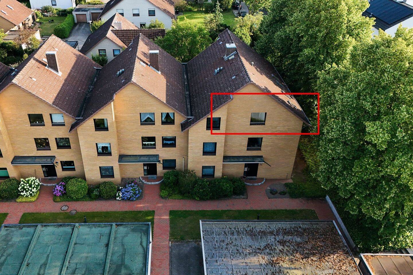 47 m² Dachgeschoss-Appartement mit Carport in Uelzen-Veerßen, 29525 Uelzen