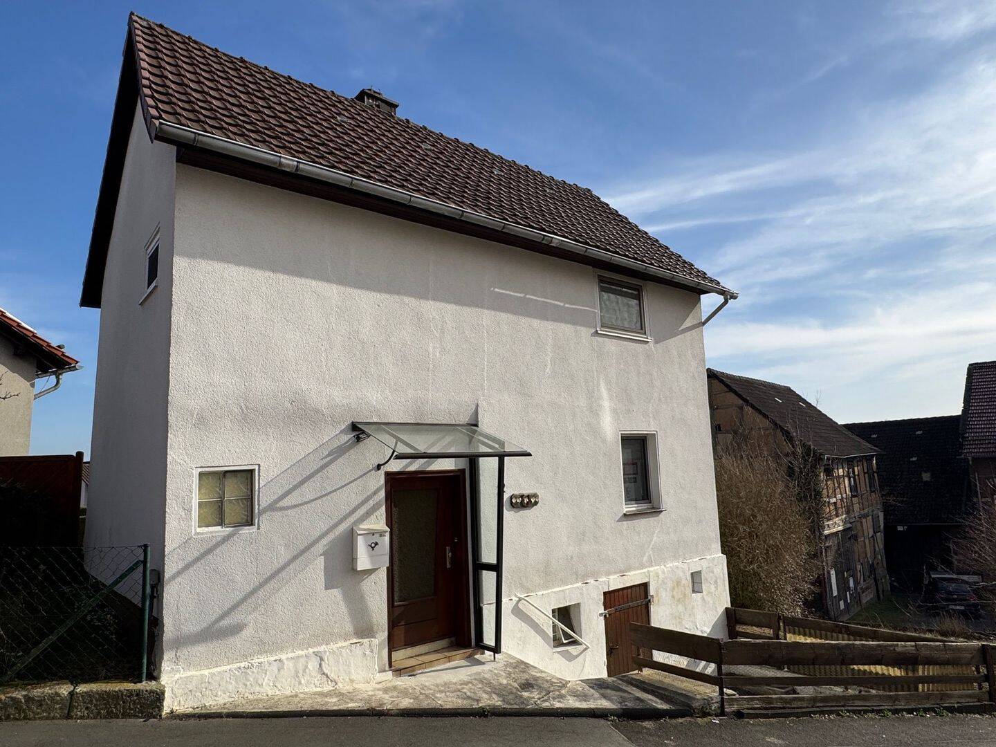 Modernisiertes Einfamilienhaus mit Garten in Edermünde, 34295 Edermünde