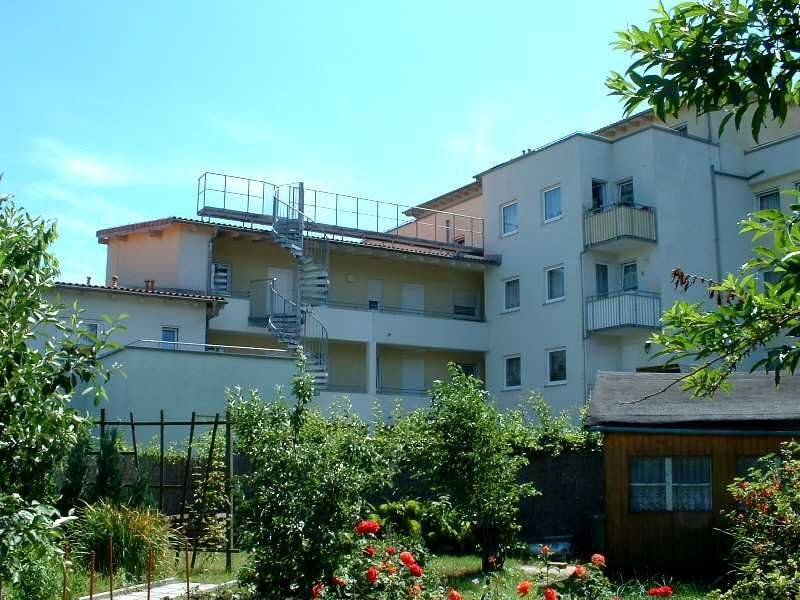 Gepflegte Dachterrassenwohnung mit Tiefgaragenstellplatz in grüner Umgebung, 4318 Leipzig (Anger-Crottendorf Sellerhausen-Stünz)