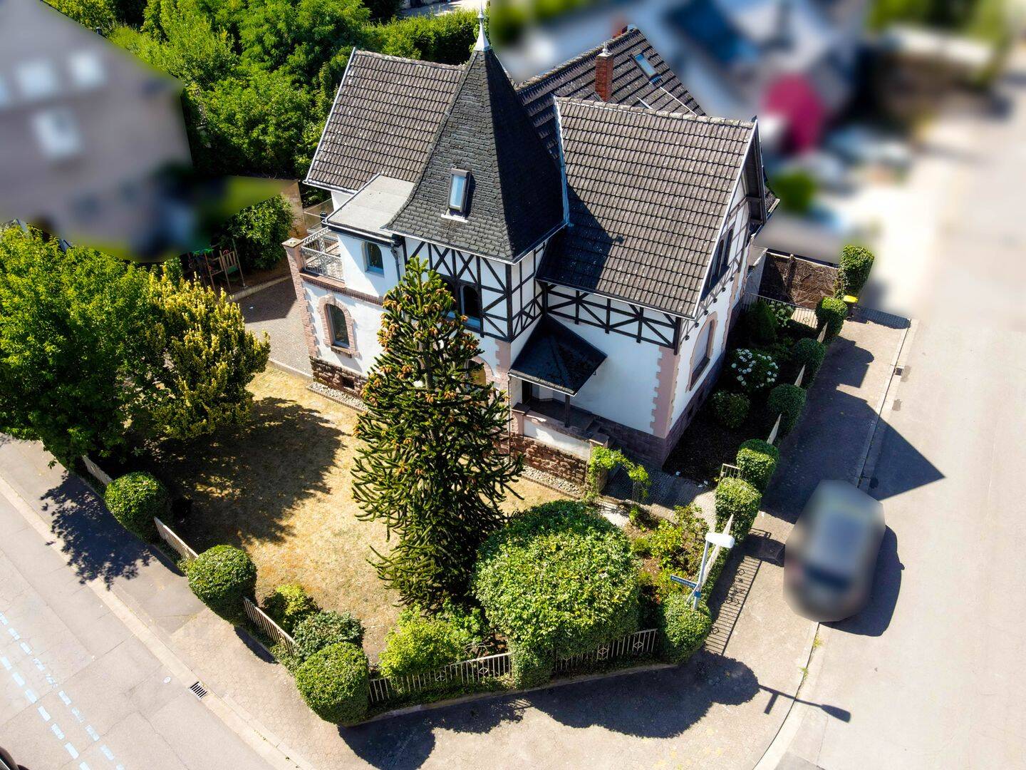 Außergewöhnlich und stilvoll: Repräsentative, große Villa sucht passende Eigentümer-Familie!, 66763 Dillingen/Saar