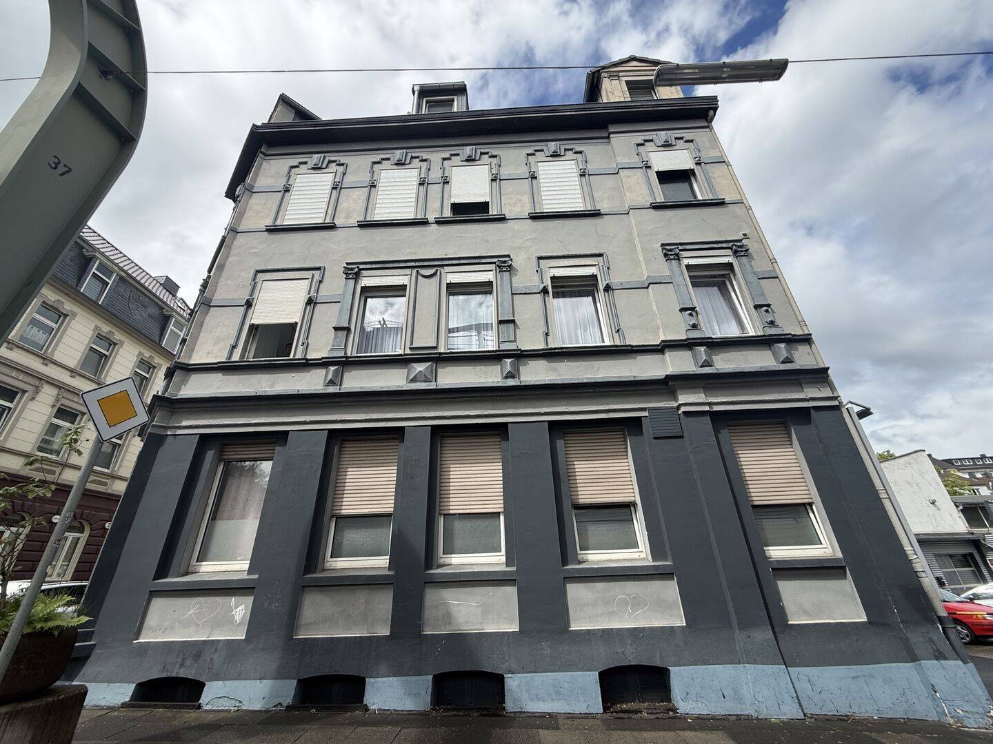 Vollvermietetes Mehrfamilienhaus – ca. 520 m² Wohnfläche & stabile Mieterträge, 42327 Wuppertal (Vohwinkel)