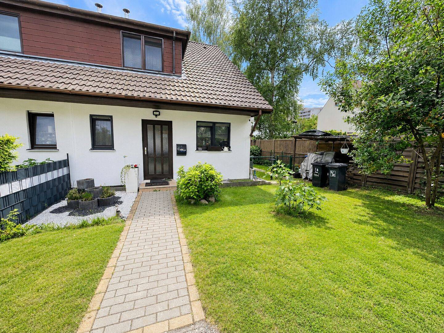 modernisierte DHH in Berlin-Rudow auf 396 m² Grundstück – Garten, 2 Stellplätze in ruhiger Wohnlage!, 12353 Berlin (Neukölln Buckow Gropiusstadt Kolonie Grüner Stern Rudow)