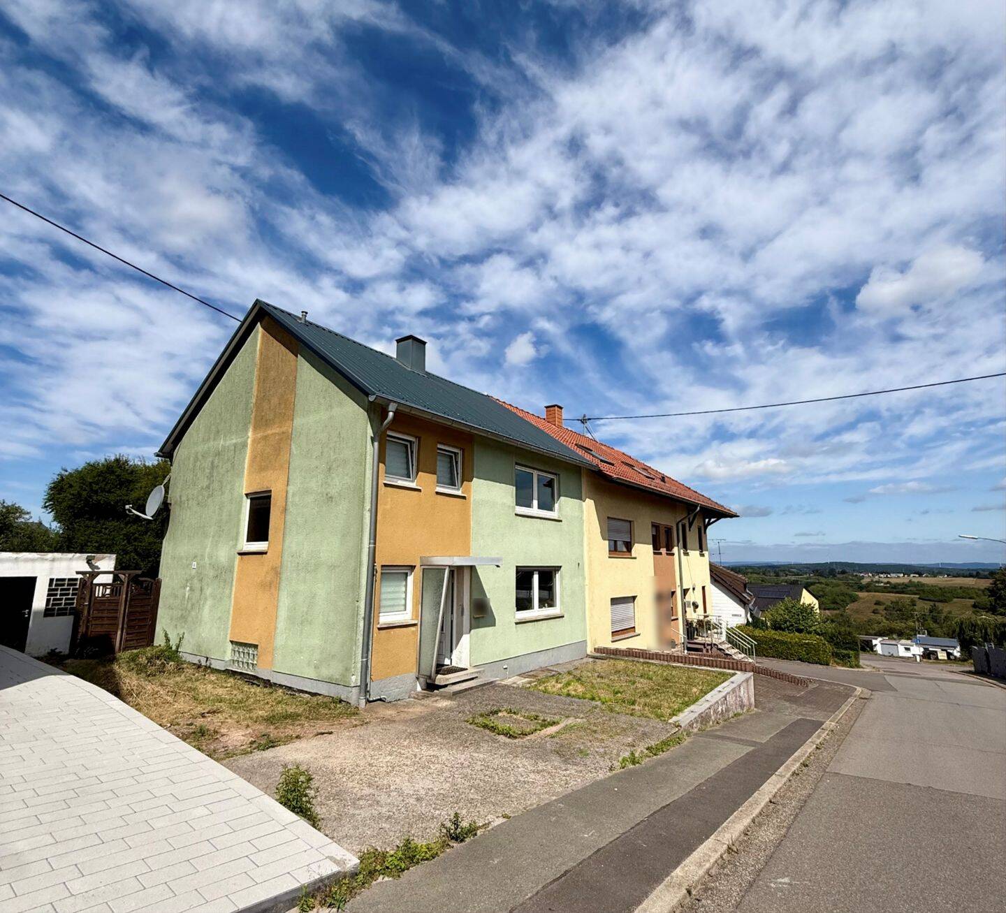 Charmante Doppelhaushälfte mit großem Garten in Quierschied-Göttelborn, 66287 Quierschied