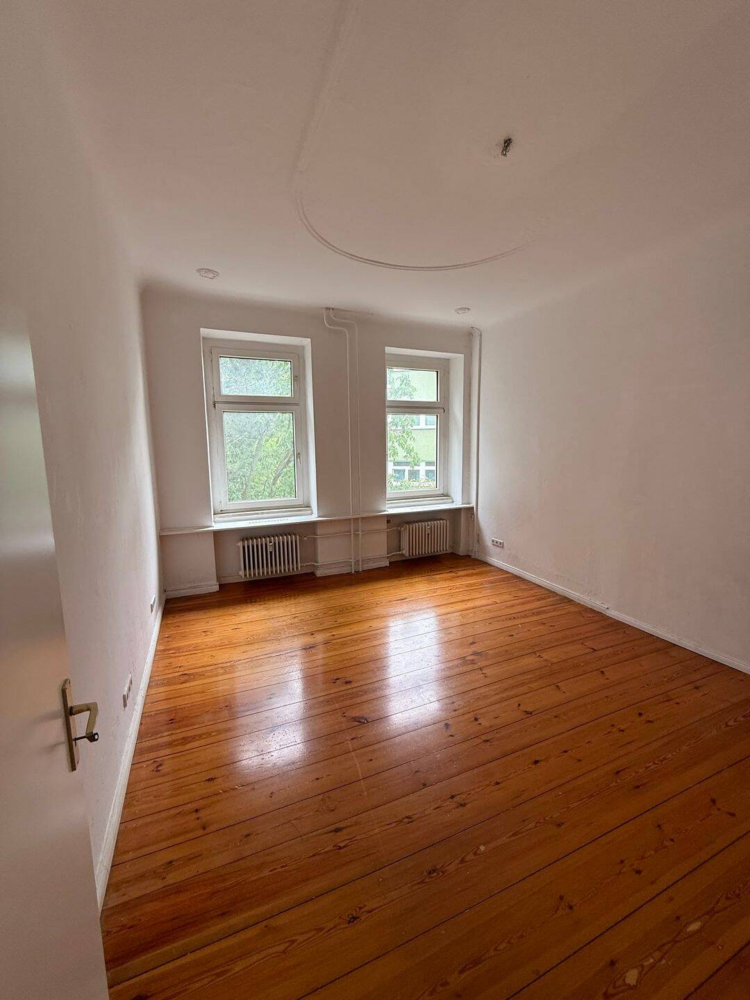 Nachmieter gesucht: Schöner 2-Zimmer Altbau in Neukölln. Balkon. WG-geeignet, 12347 Berlin (Neukölln)