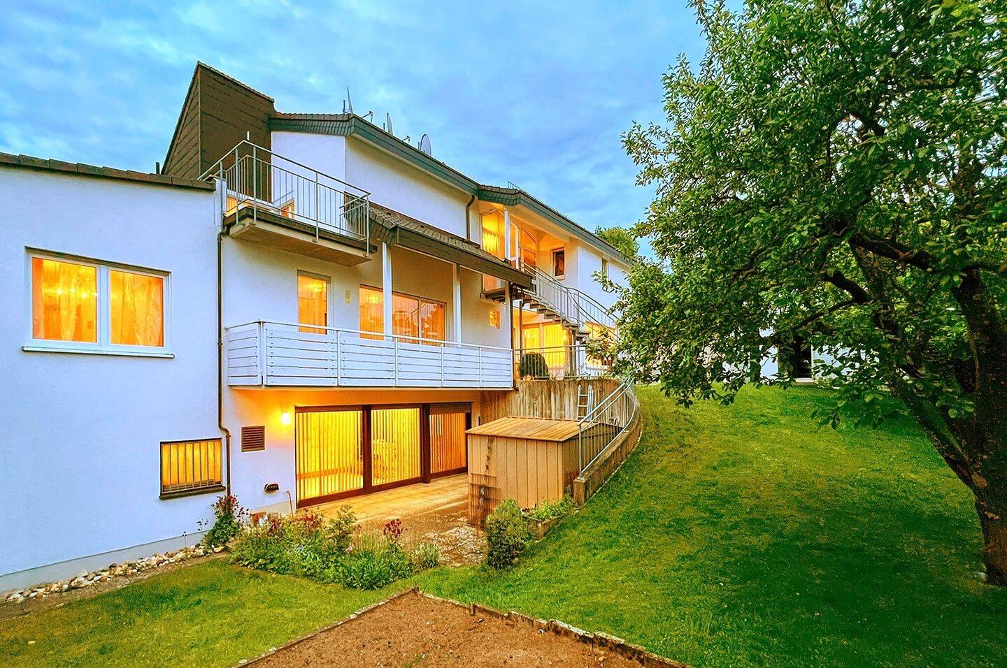 Attraktive, hochwertige und äußerst gepflegte Wohnung mit Personenaufzug und Garage, 96049 Bamberg (Bamberg Bug Gaustadt Wildensorg)