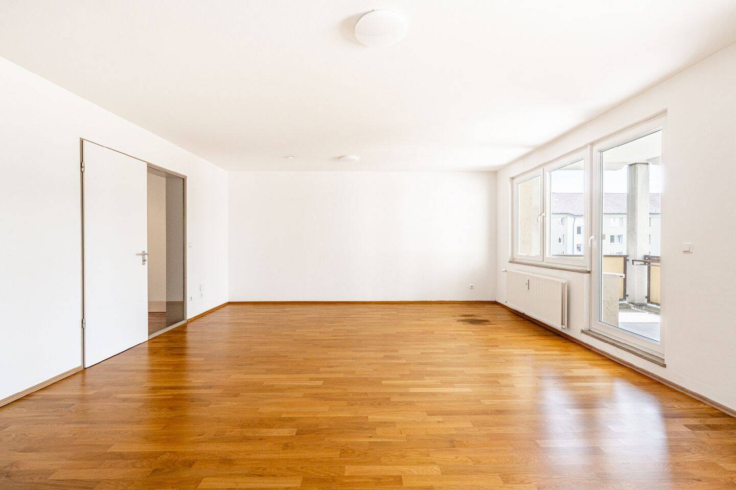 AIGNER – Idyllische Wohnlage trifft Abendsonne – Charmante 2-Zimmer-Wohnung mit Westbalkon, 85716 Unterschleißheim