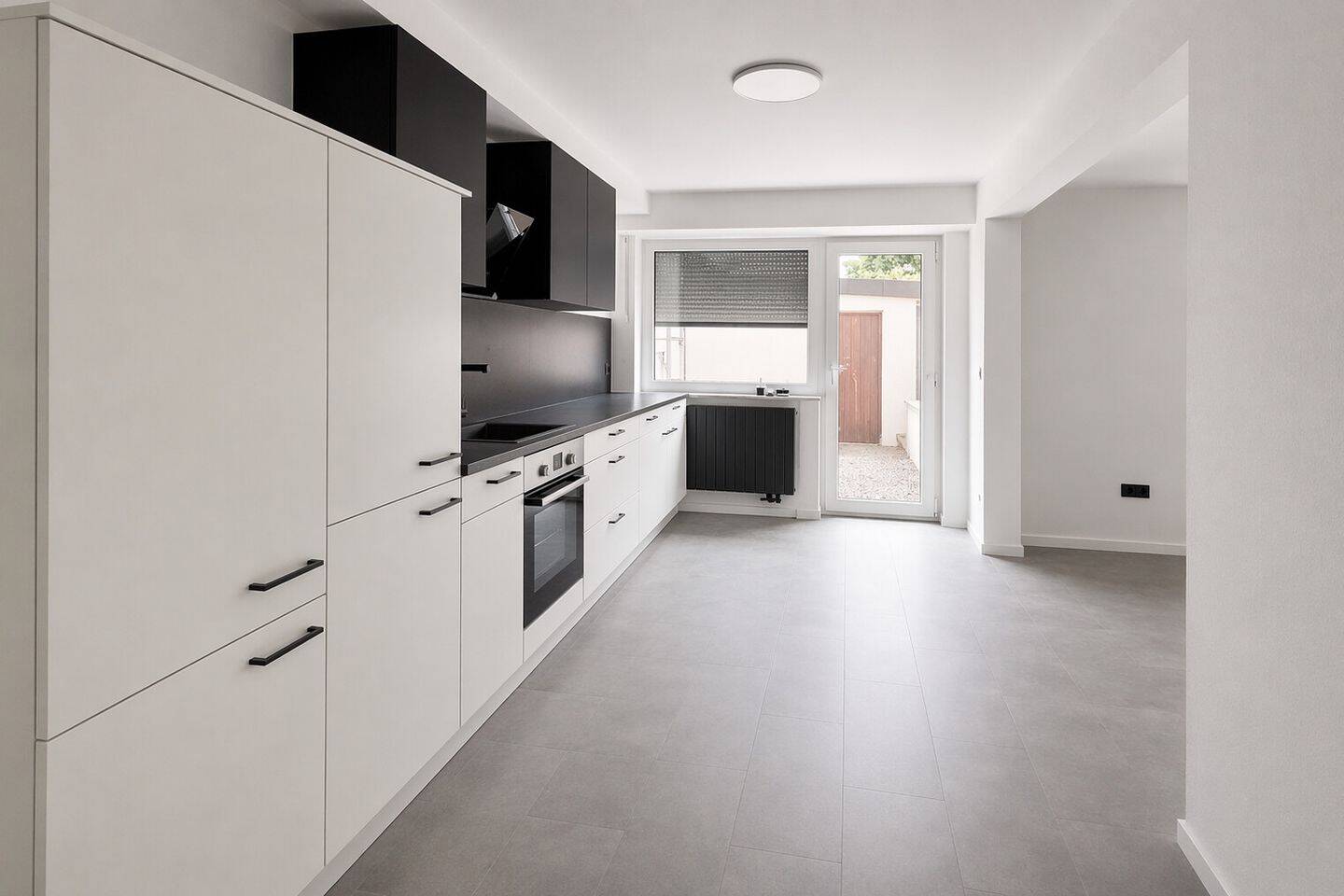 Erstbezug nach Ausbau: Moderne Gartenwohnung in ruhiger Lage, 71642 Ludwigsburg