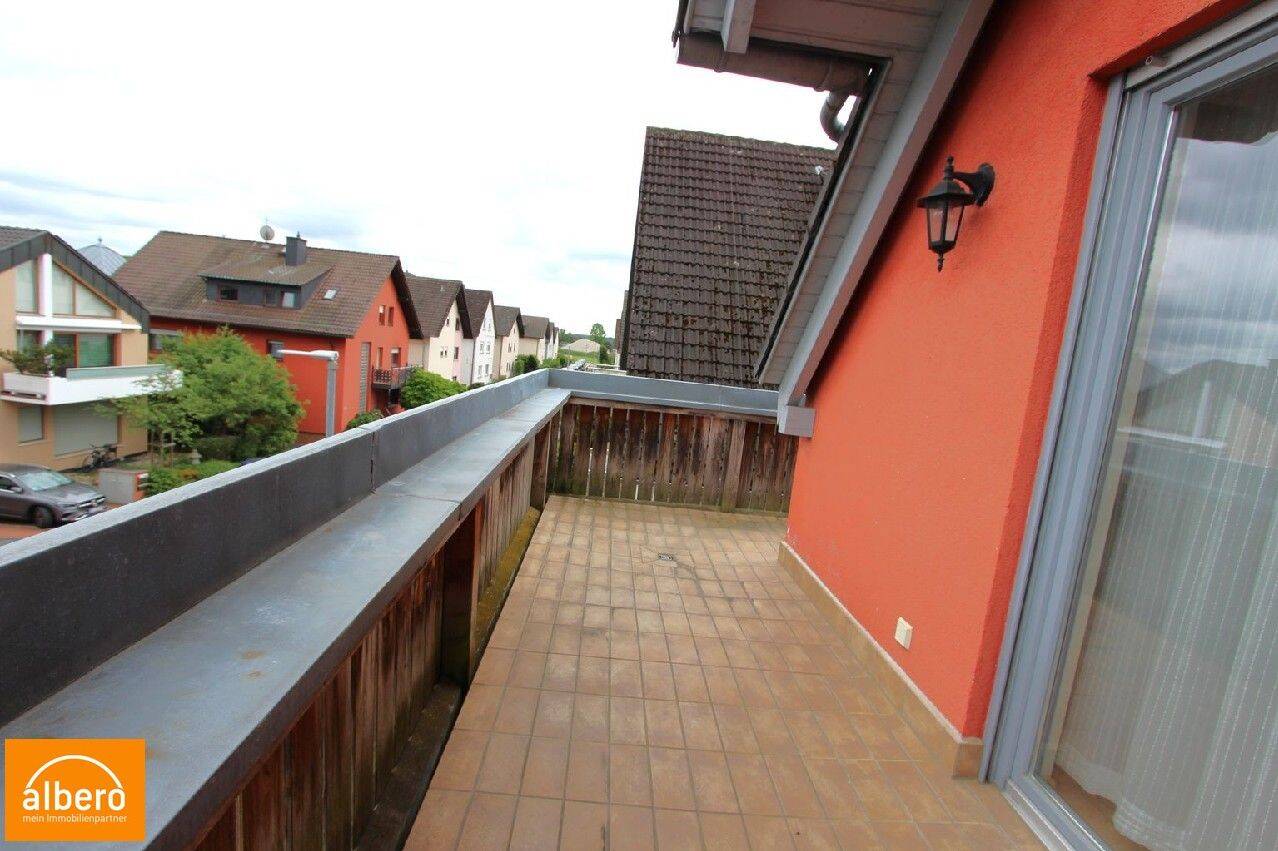 albero:) Charmante Maisonette-Dachgeschosswohnung mit großem Balkon, 63500 Seligenstadt