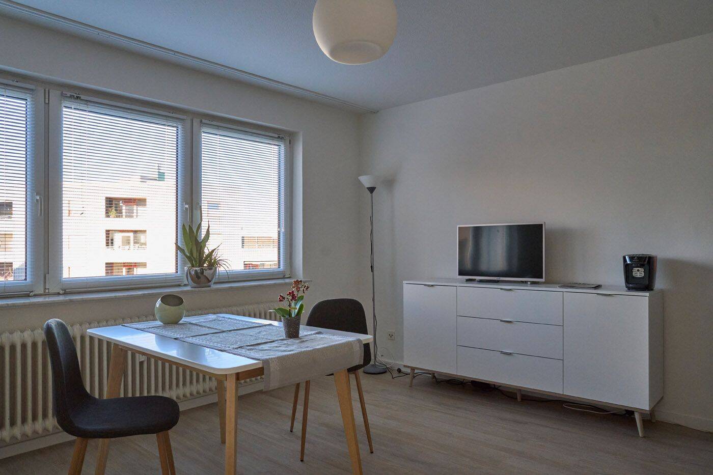 Hell & modern: Apartment mit Aufzug im Westen von Köln, 50859 Köln (Lindenthal Lövenich Weiden Widdersdorf)