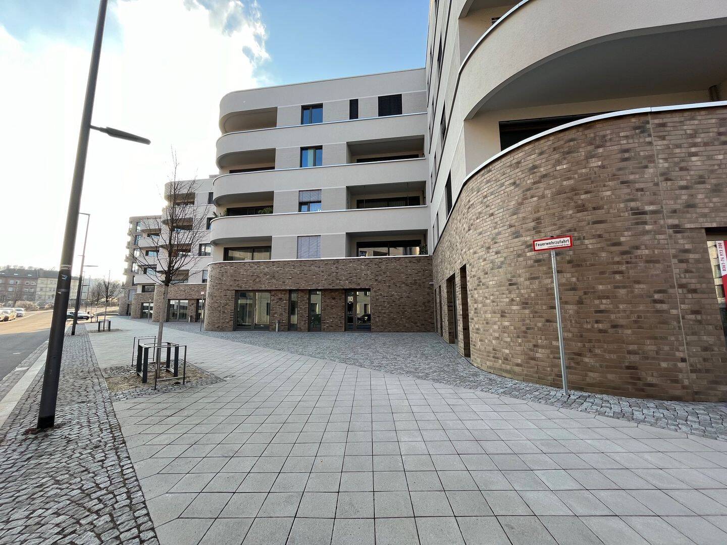 Geräumige 4-Raum Wohnung, mit 2 Balkonen, 2 Bäder, Tiefgarage, Fußbodenheizung, 99092 Erfurt
