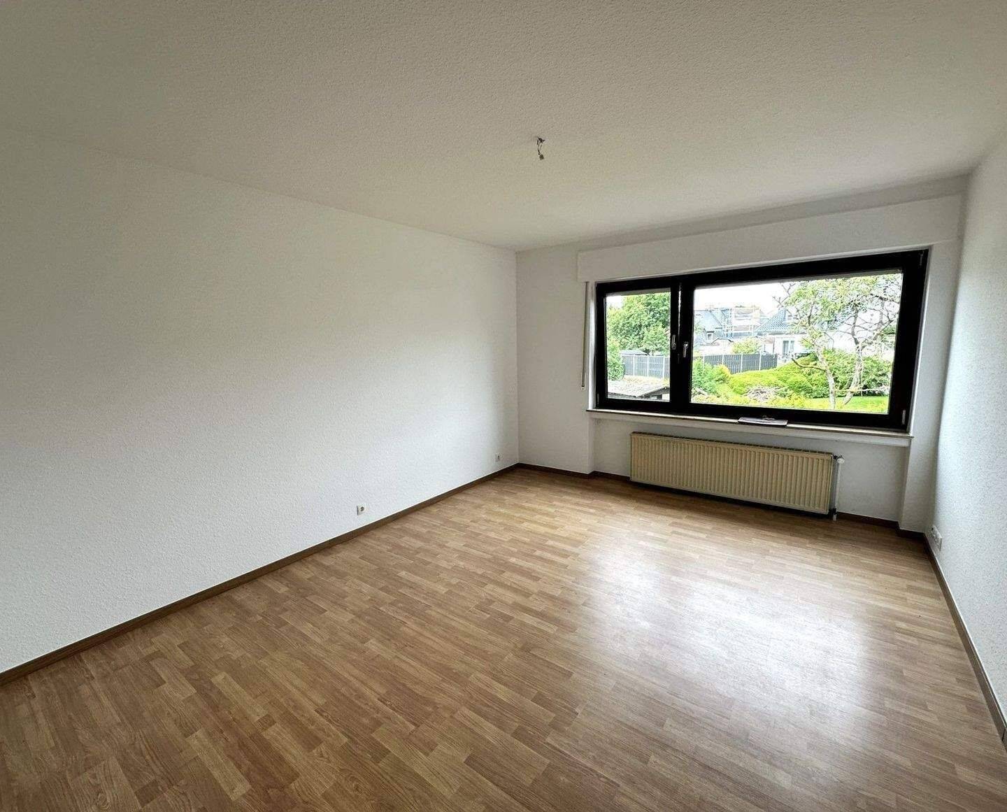 Renovierte 2-Zimmerwohnung mit TG-Stellplatz in Neuwied-Heimbach, 56566 Neuwied
