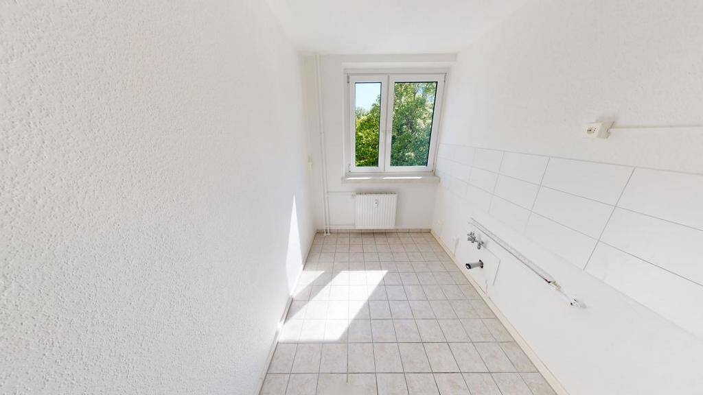 Ebenerdig erreichbare 2-Raum-Wohnung mit Balkon in begrünter Wohnlage – Chemnitz – Bild 1 von 1
