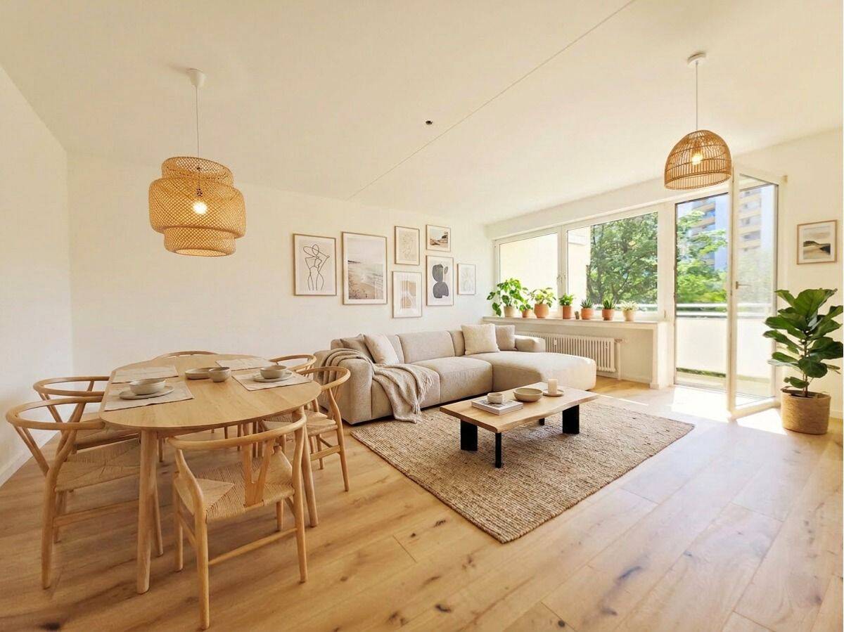 Einziehen und wohlfühlen: helle 3-Zimmer Wohnung mit zwei Balkonen – frisch renoviert!, 81737 München (Ramersdorf-Perlach)