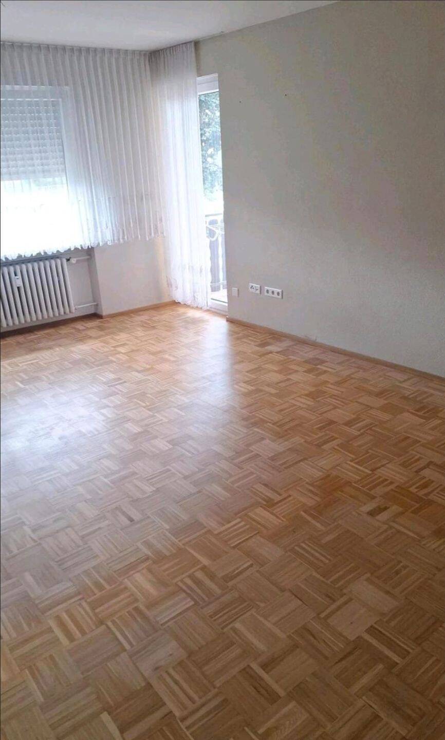 Gepflegte 4-Zimmer-Wohnung mit Balkon, Garage und moderner Ausstattung in Würzburg-Heidingsfeld, 97084 Würzburg (Heidingsfeld Heuchelhof Rottenbauer)