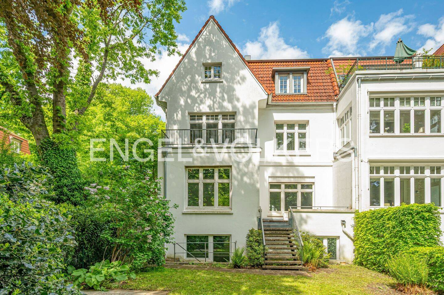 Ein Zuhause mit Geschichte – elegante Stadtvilla in bester Lage von Eppendorf., 20249 Hamburg (Hamburg-Nord Eppendorf Harvestehude Hoheluft-Ost Winterhude)