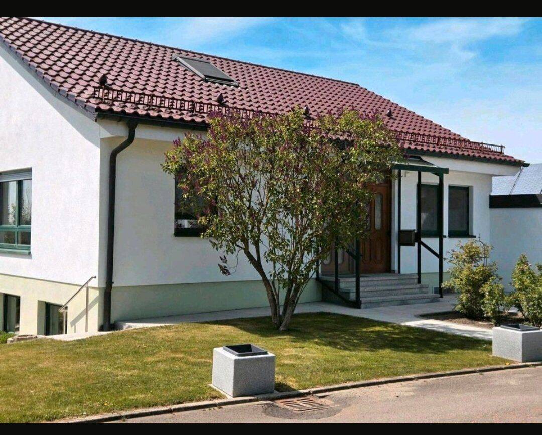 Einfamilienhaus modernisiert gepflegt mit unverbautem Blick von Privat, 88487 Mietingen