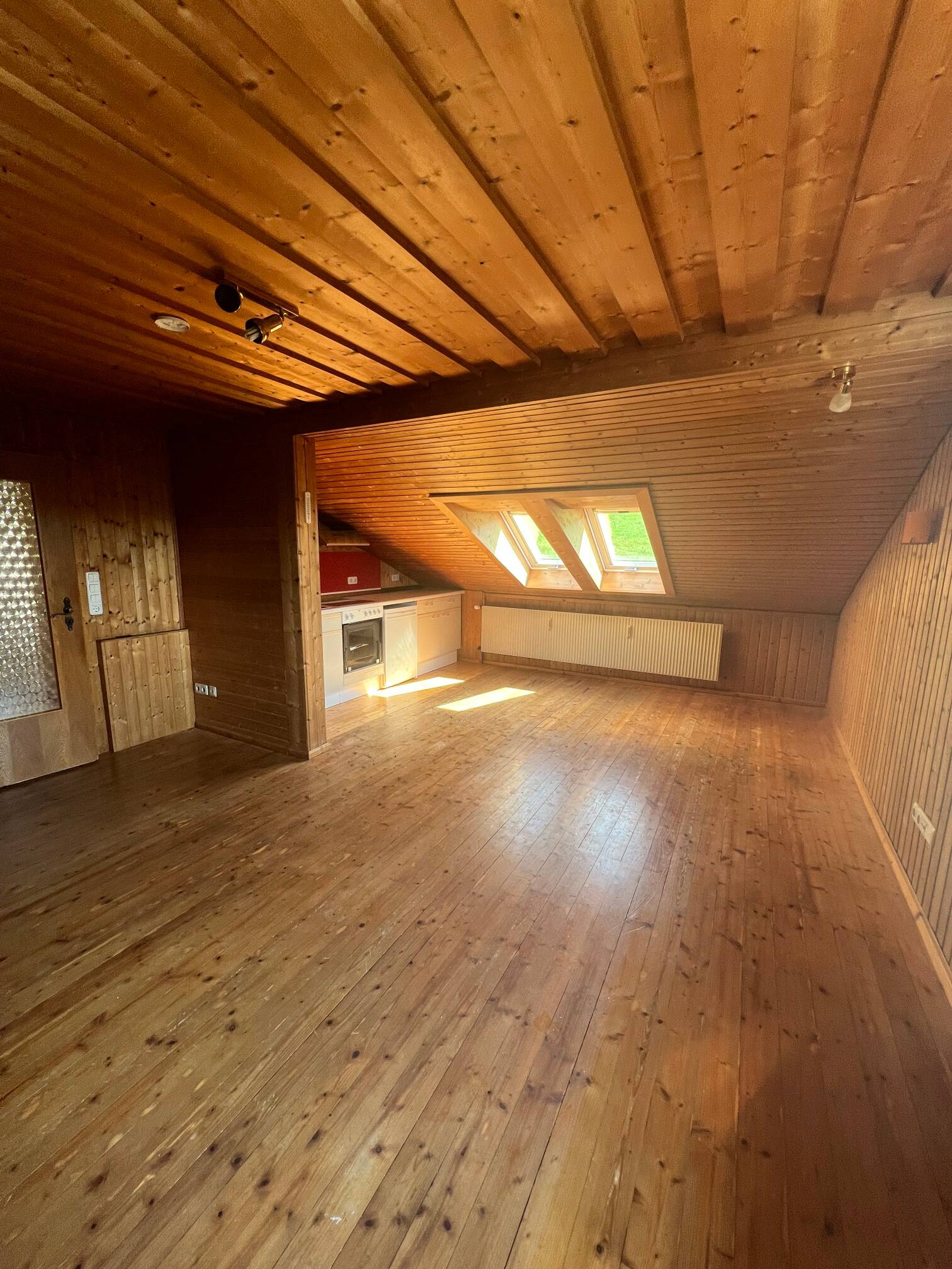 2 Zimmer Dachgeschosswohnung, 83734 Hausham