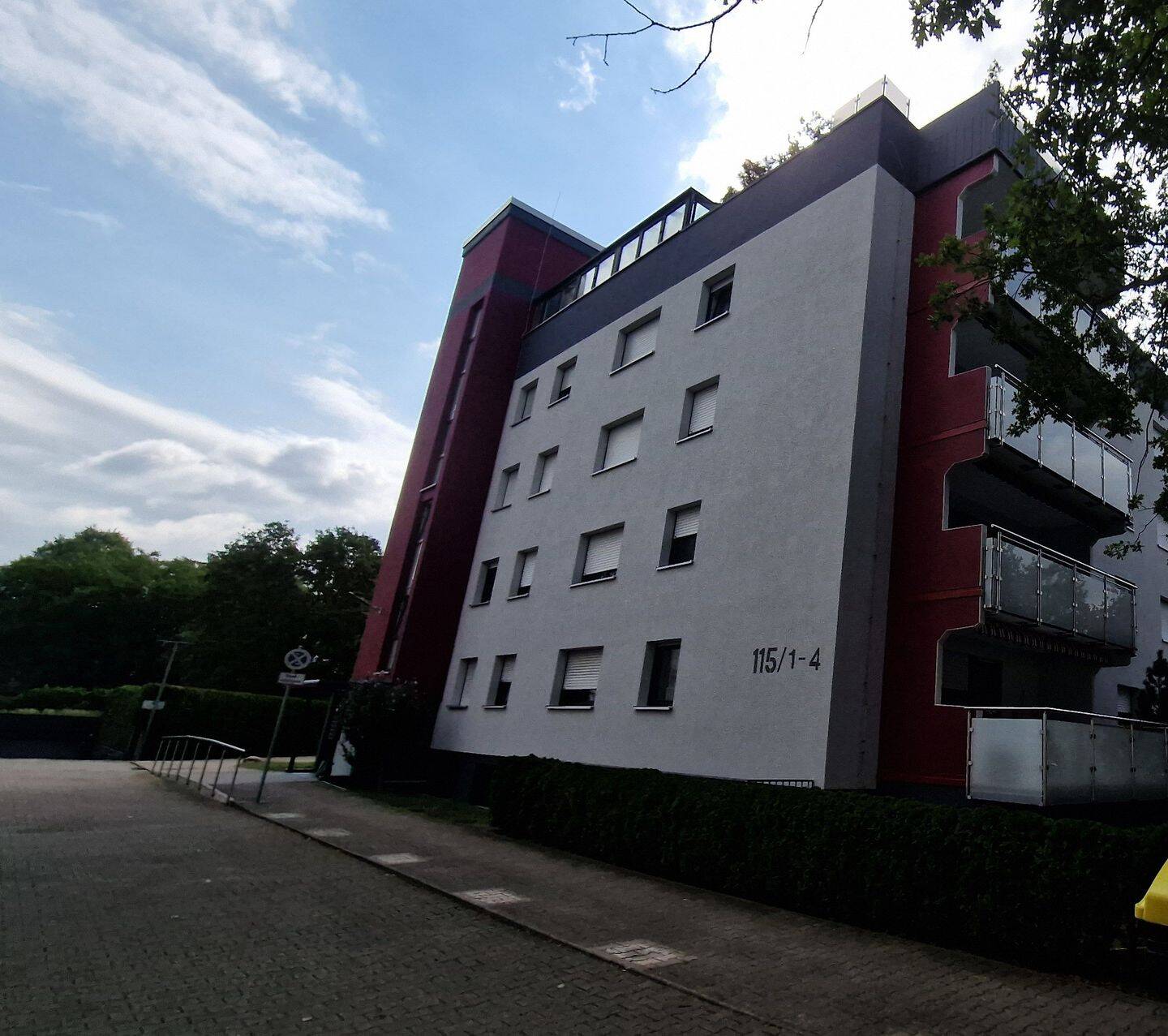 Großzügige 4,5-Zimmer-Eigentumswohnung , Tiefgaragenstellplatz in Rastatt Rheinauer- Ring zu verkaufen, 76437 Rastatt