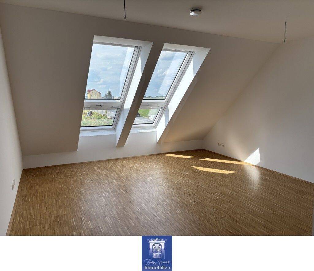 Dachtraum im Neubau mit Fußbodenheizung, EBK, Lift! Erstbezug!, 1477 Arnsdorf