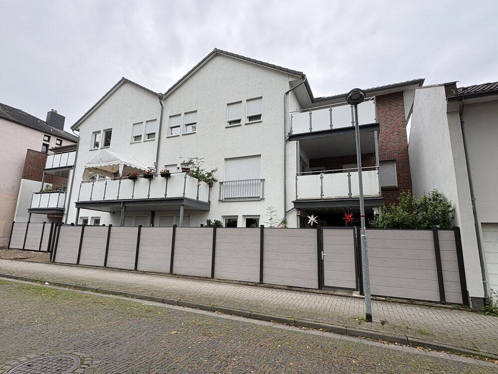 Vermietete Erdgeschosswohnung mit Südterrasse und Garage in Nordenham, 26954 Nordenham
