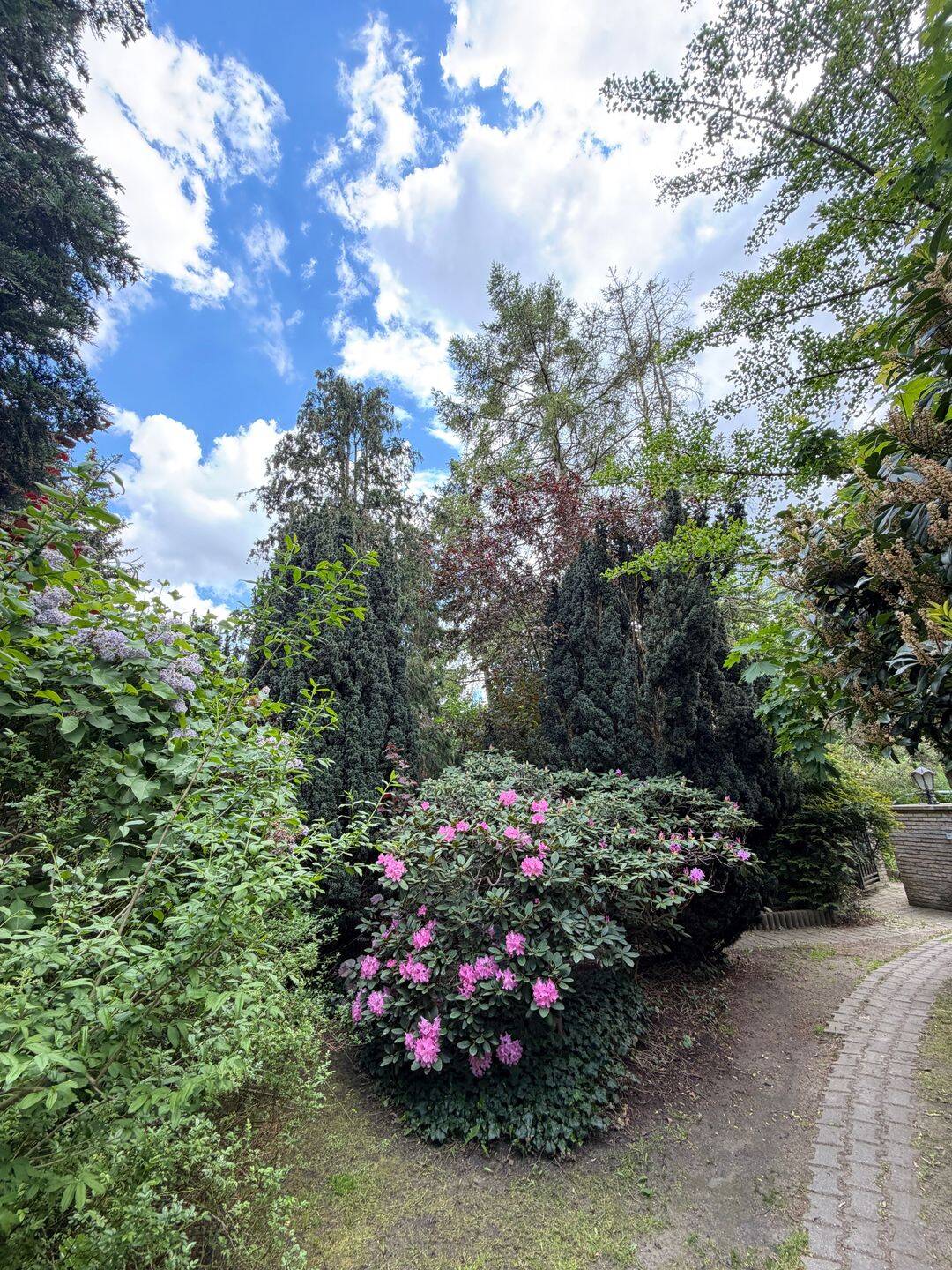 Repräsentative Bungalow-Residenz auf 1.373 m² parkähnlichem Gesamtgrundstück in Hoppegarten, 15366 Hoppegarten