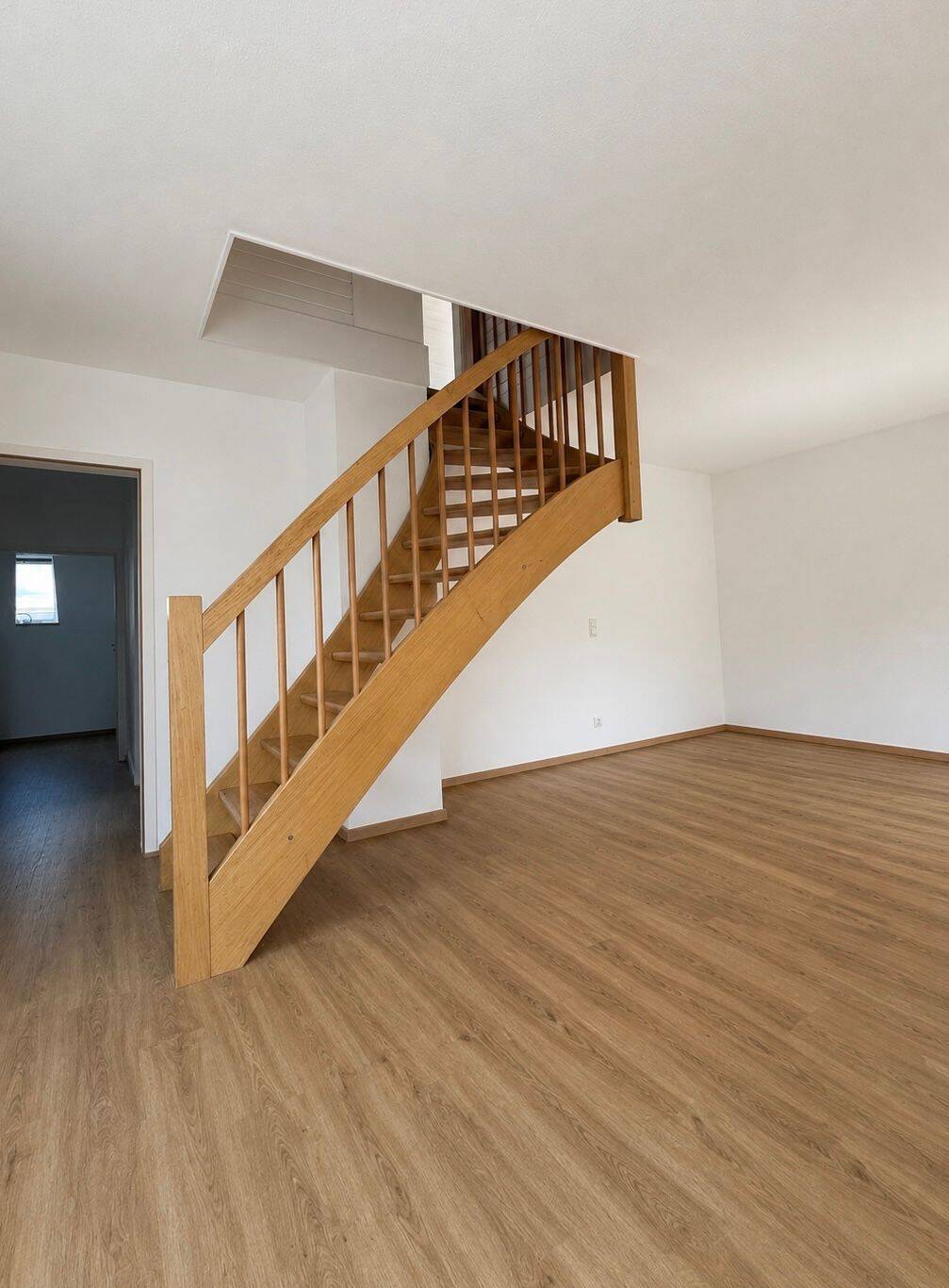 Erstbezug nach Renovierung – lichtdurchflutete 3,5-Zimmer Maisonette Wohnung, 86720 Nördlingen