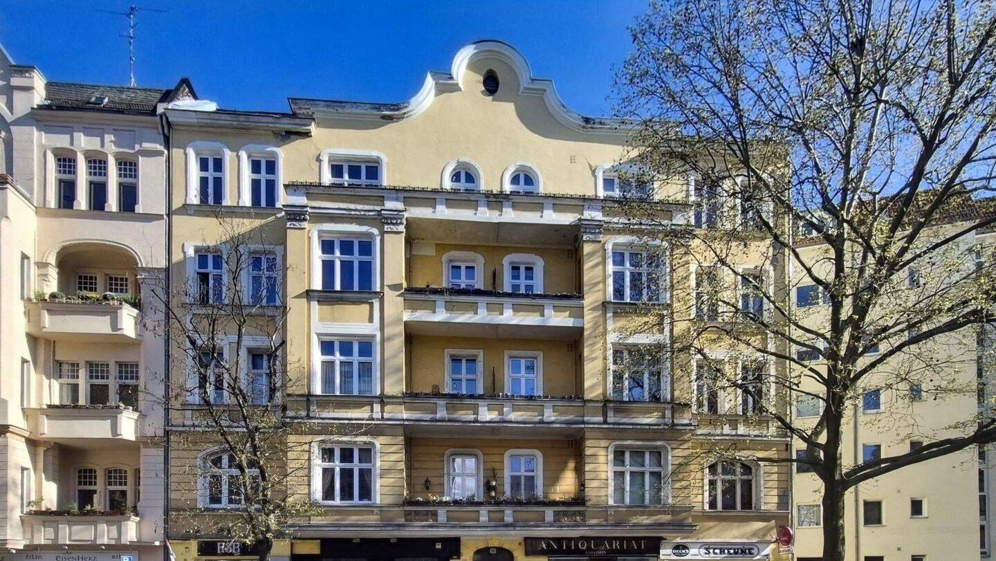 Toplage, Rendite mit gutem Potenzial, Dachgeschoss ausbaubar!, 10777 Berlin (Charlottenburg-Wilmersdorf Schöneberg Wilmersdorf)