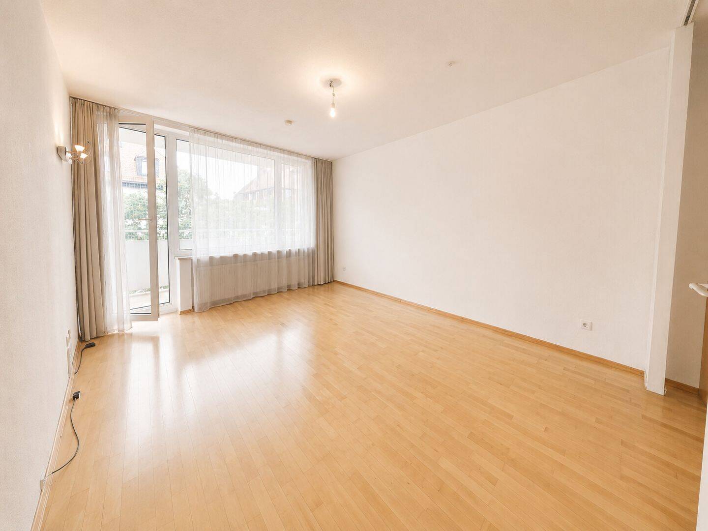 Schwabinger Lieblingsplatz – Helle 1-Zimmer-Wohnung mit Balkon, 80803 München (Schwabing-Freimann Schwabing-West)
