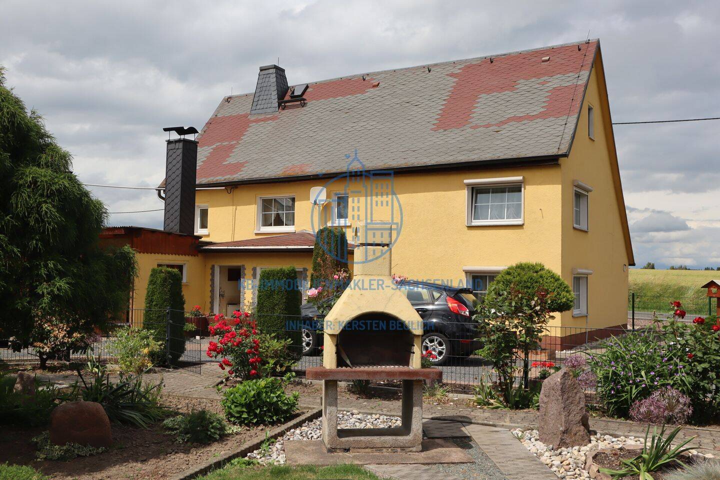 Einfamilienhaus mit Nebengebäuden – heute kaufen, morgen einziehen und sukzessive modernisieren!, 4720 Döbeln