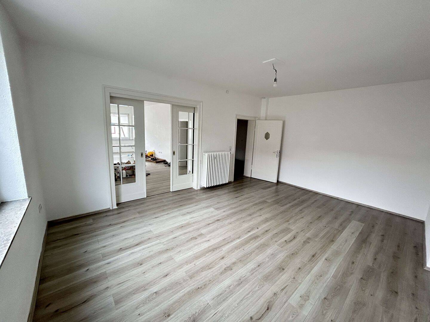 Großzügiges Wohnen auf ca. 133 m² – Frisch renovierte Wohnung mit Balkon und Stellplatz, 34414 Warburg