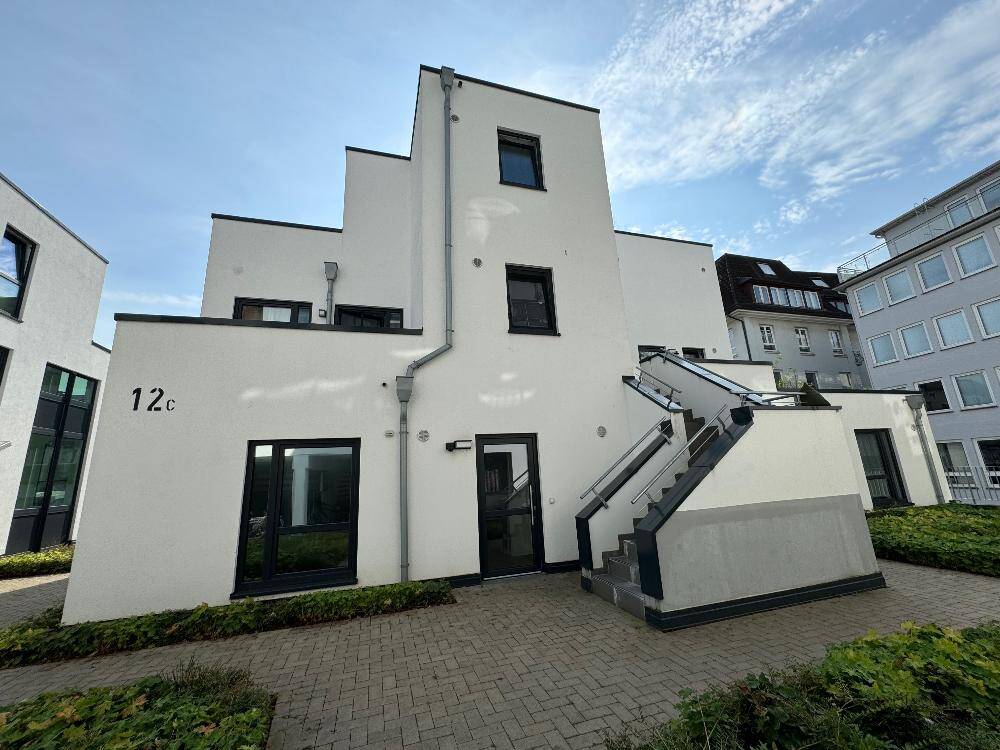 Helle Drei-Zimmer Wohnung mit Einbauküche und Terrasse in ruhiger Lage nahe dem Zentrum, 28195 Bremen (Altstadt Bahnhofsvorstadt)