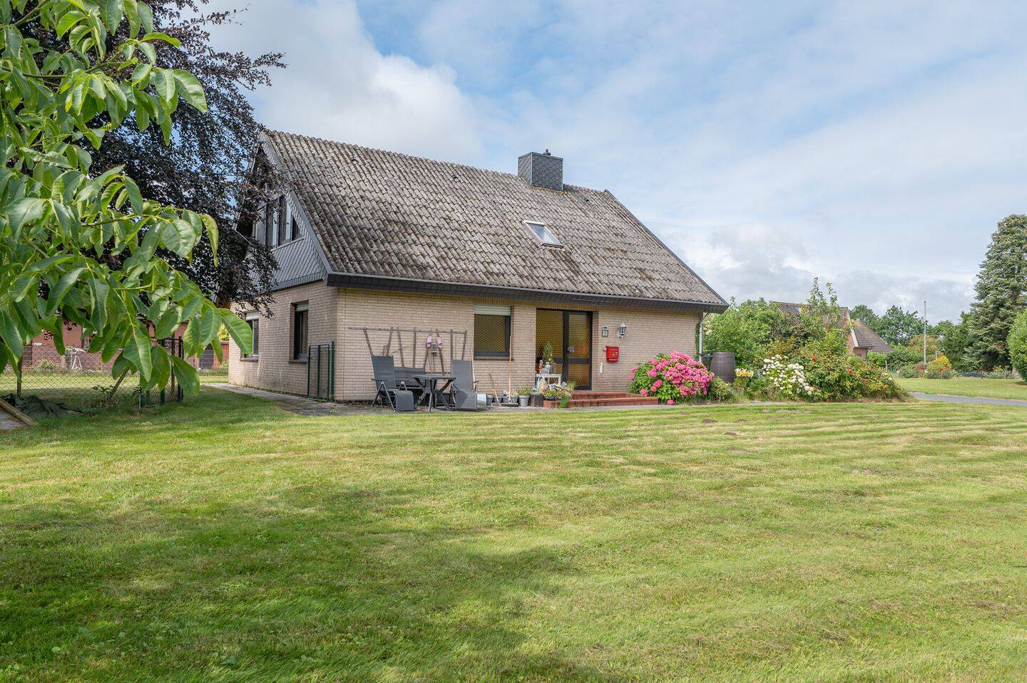 Freistehendes Familiendomizil mit großzügigem Grundstück in Hüll!, 21706 Drochtersen