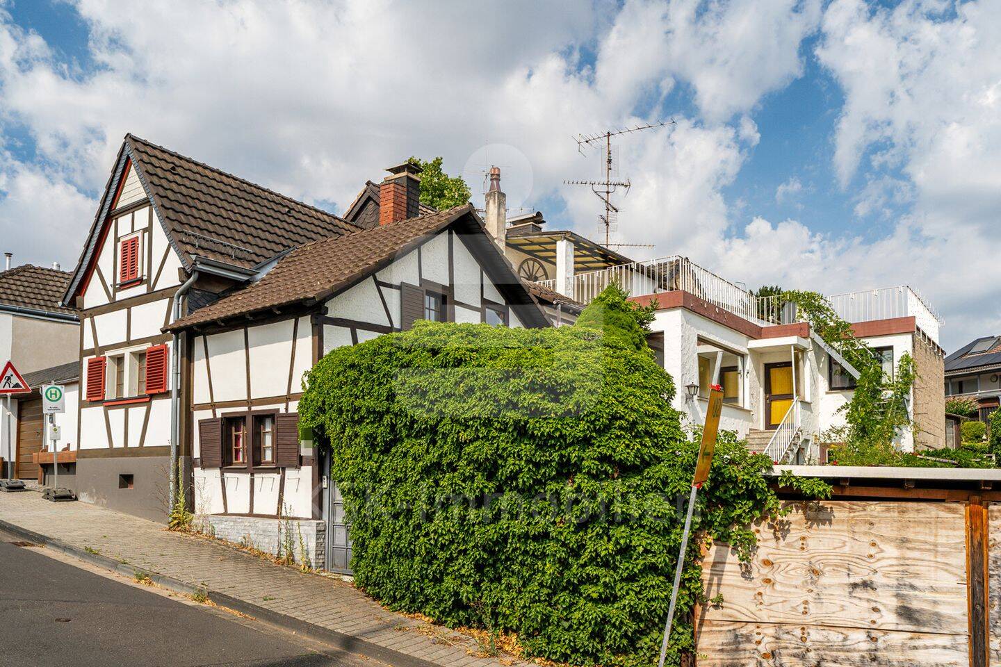 Historisches Fachwerkhaus mit Anbau in zentraler Lage von Alfter-Oedekoven, 53347 Alfter