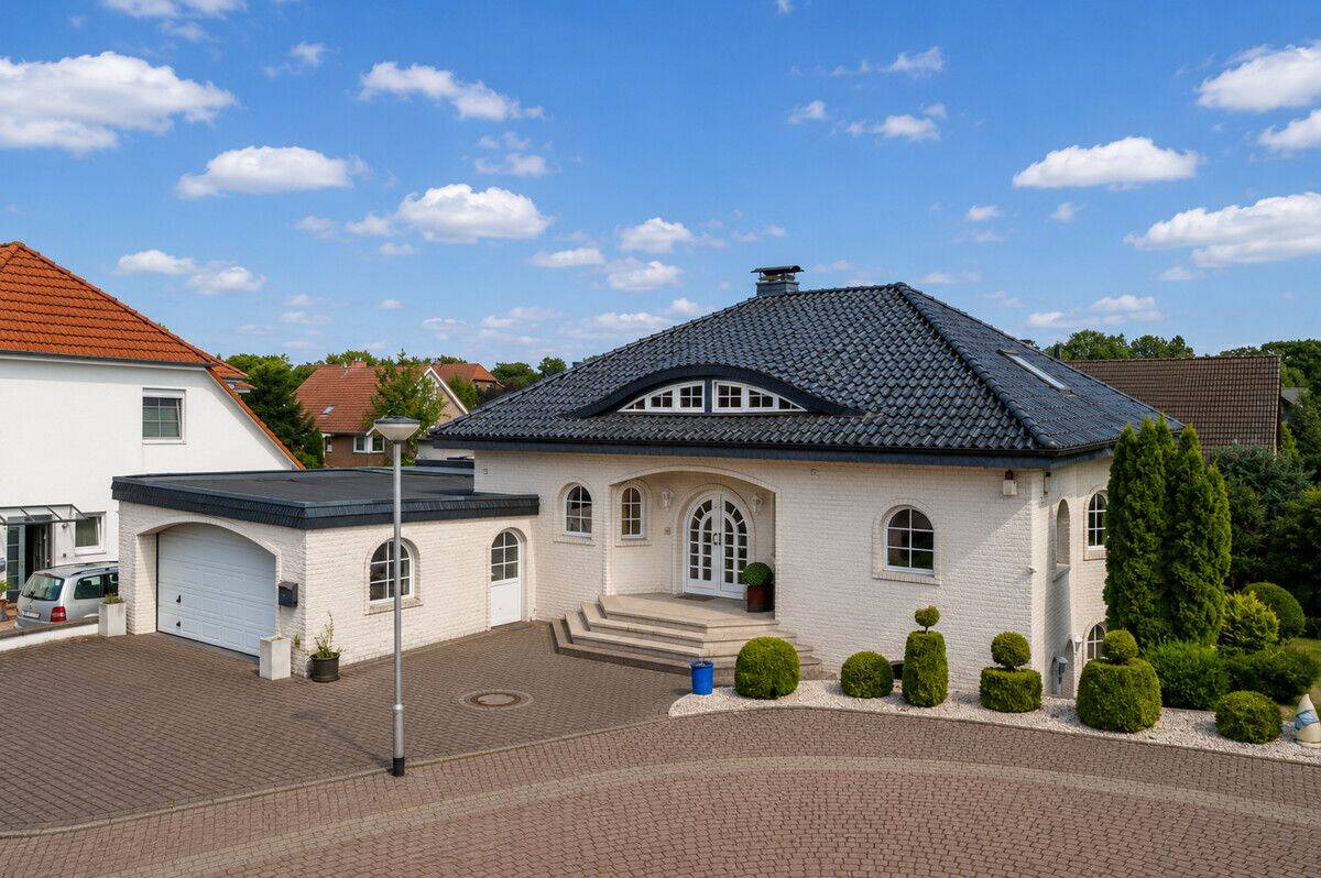 Elegantes suburbanes Zuhause mit Bogenarchitektur am Golfplatz!, 38259 Salzgitter