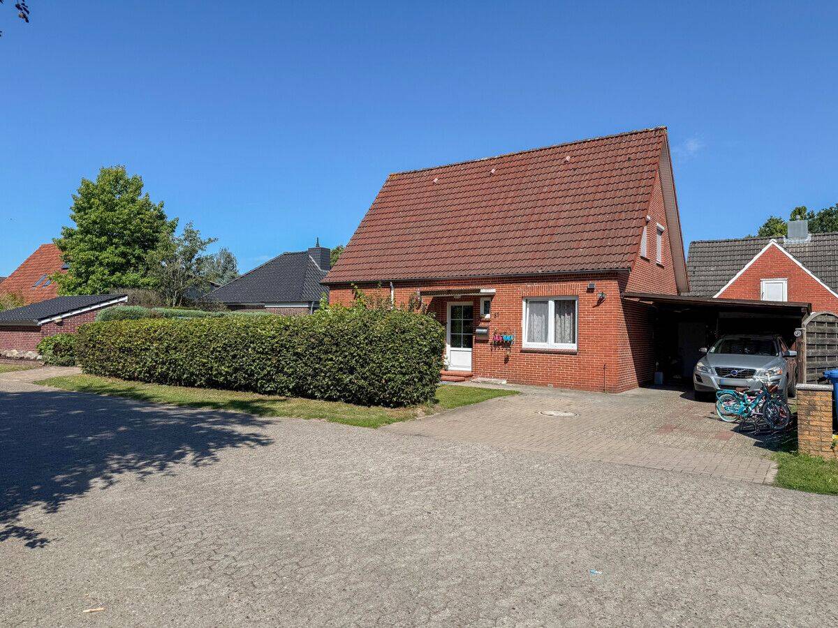 Aurich – Wiesens : Gemütliches Einfamilienhaus mit großem Grundstück in ruhiger Sackgassenlage, 26605 Aurich