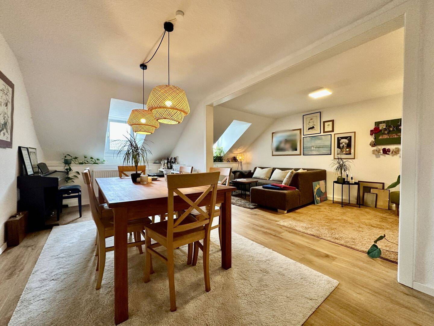 Altbau trifft Moderne – stilvolle Dachgeschosswohnung mit besonderem Flair in zentraler Lage!, 54290 Trier (Innenstadt Trier-Süd)