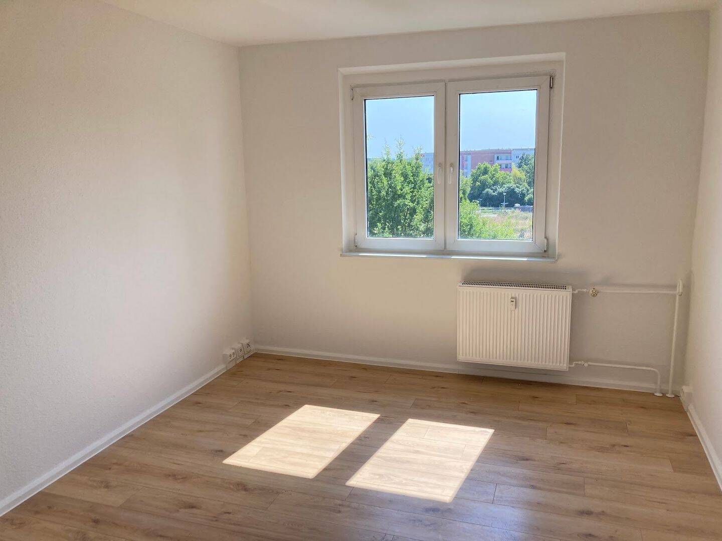 2 Zimmer im Erdgeschoss :), 39130 Magdeburg (Alt Olvenstedt Großer Silberberg Neu Olvenstedt)